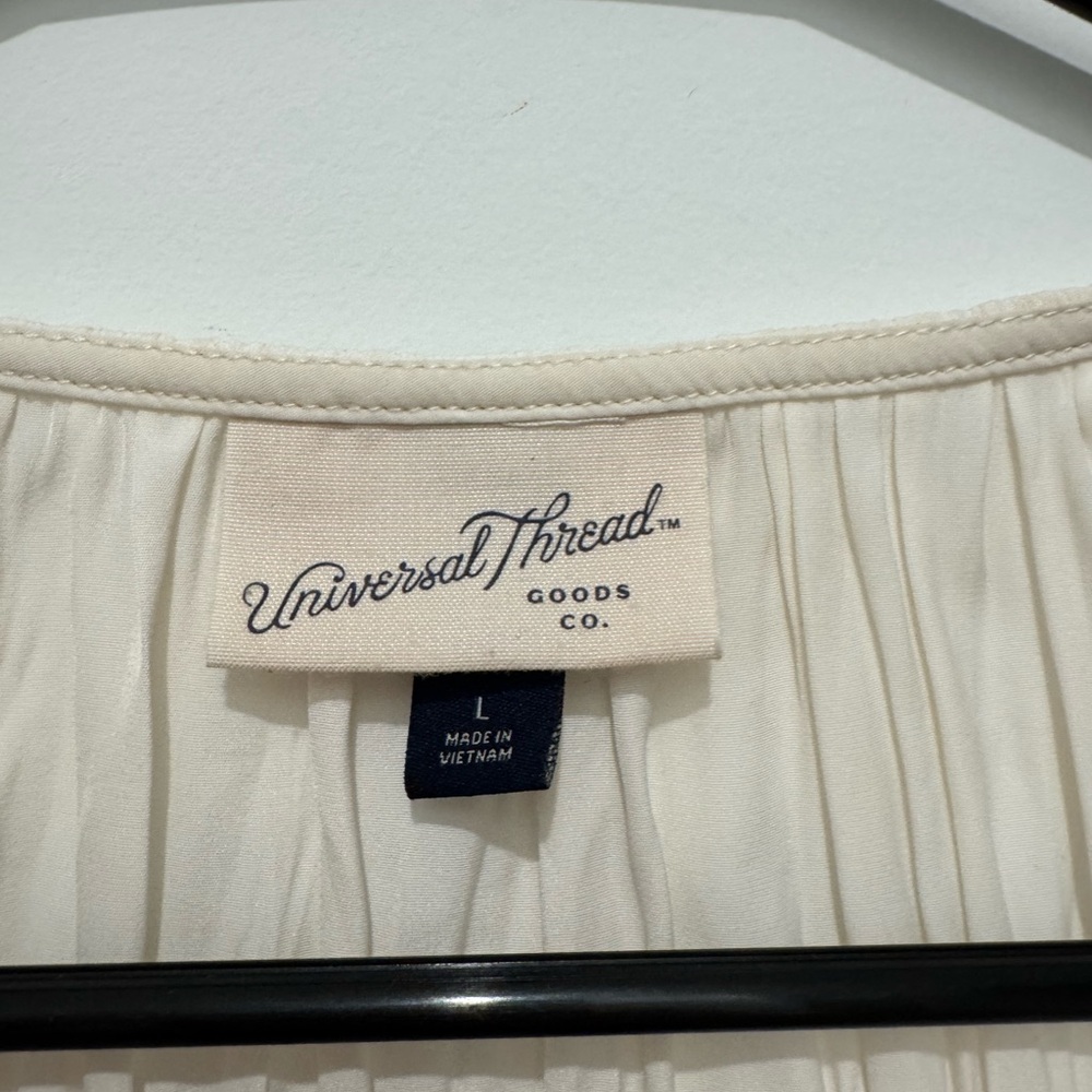 Universal Thread Cream Blouse - Picture 3 of 3